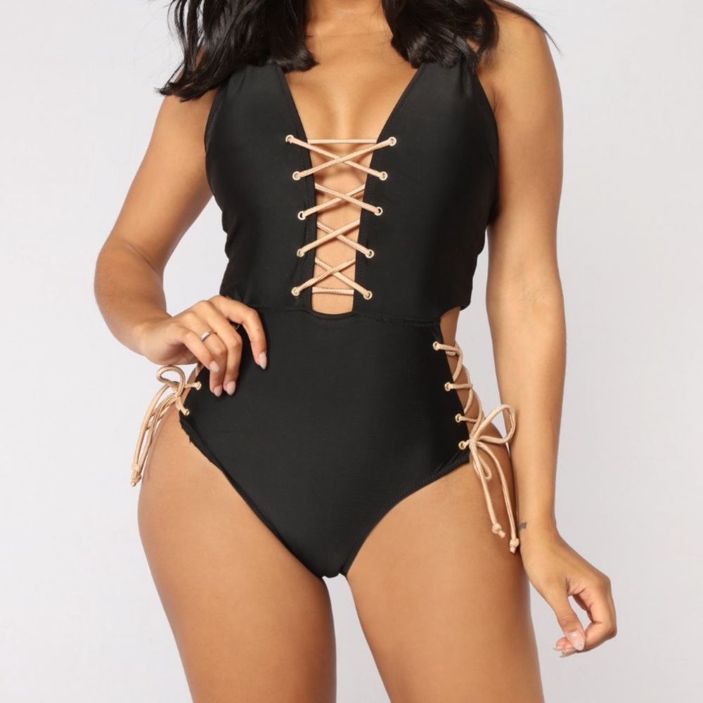 One piece swim